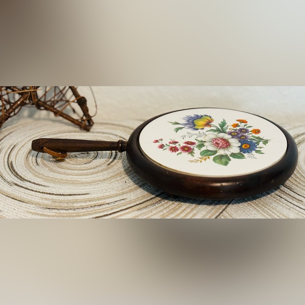 Paddle Trivet, Wood and Ceramic Trivet, Flower Decor. Cornwall Industries
